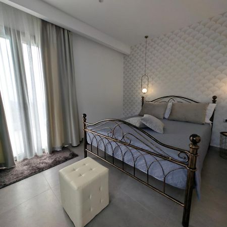 Thea Villas Makrýgialos エクステリア 写真